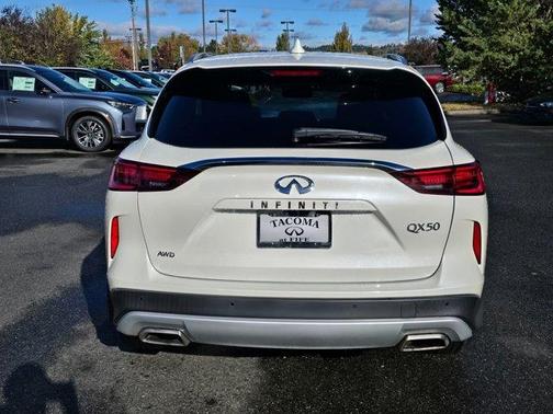 2022 INFINITI QX50 Luxe