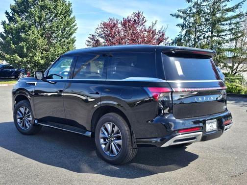 2025 INFINITI QX80 PURE