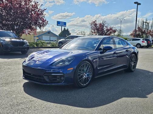 Gentian Blue Metallic 2022 Porsche Panamera 4 Platinum Edition