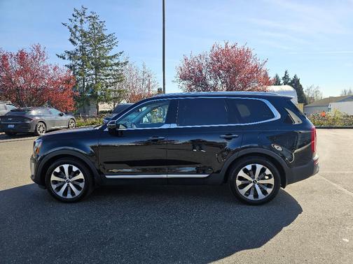 Ebony Black 2022 Kia Telluride SX