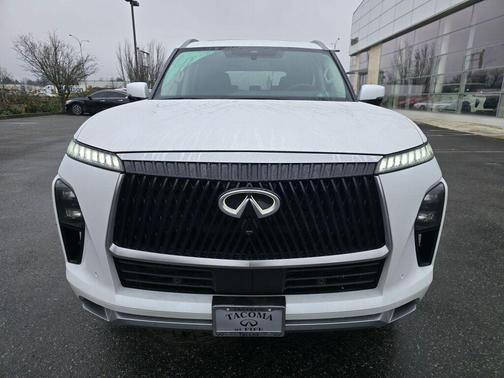 2025 INFINITI QX80 PURE