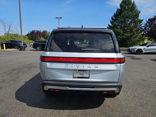 2023 Rivian R1S Adventure Quad Motor Large Pack