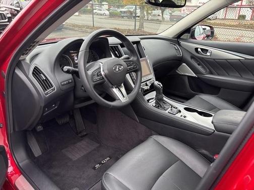 2023 INFINITI Q50 LUXE