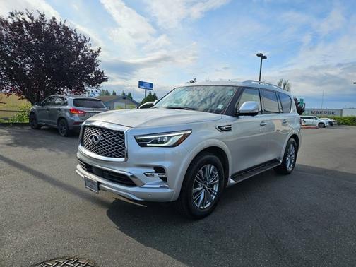 2022 INFINITI QX80 LUXE