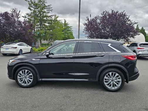 Black Obsidian 2024 INFINITI QX50 Luxe