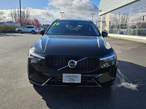 2024 Volvo XC60 Recharge Plug-In Hybrid T8 Plus Dark Theme