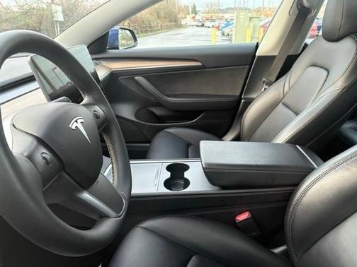 2022 Tesla Model 3 Base