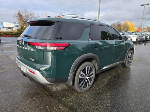 2023 Nissan Pathfinder Platinum