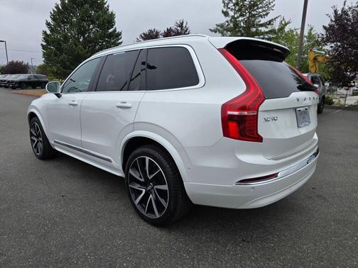 2024 Volvo XC90 B6 Plus Bright Theme 7-Seater