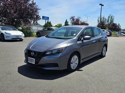 Gun Metallic 2024 Nissan Leaf S