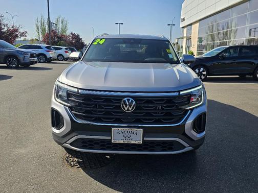 Silver Bird Metallic 2024 Volkswagen Atlas Cross Sport 2.0T SE w/Technology