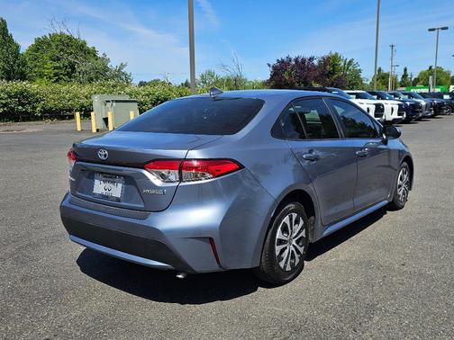 CELESTITE 2022 Toyota Corolla Hybrid LE