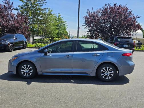 CELESTITE 2022 Toyota Corolla Hybrid LE
