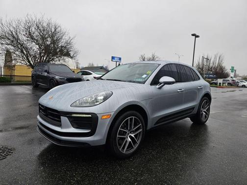 2023 Porsche Macan Base
