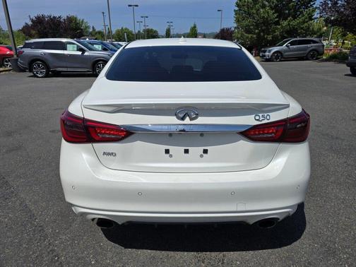2024 INFINITI Q50 LUXE