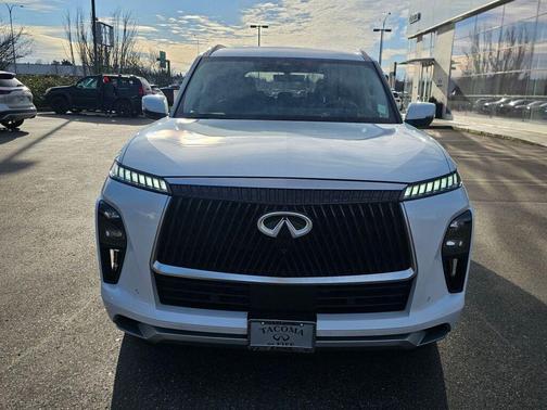 2025 INFINITI QX80 Luxe