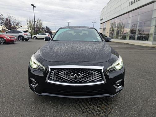 2023 INFINITI Q50 LUXE