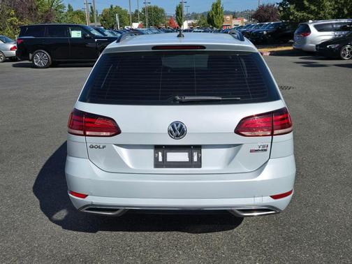 2018 Volkswagen Golf SportWagen TSI S