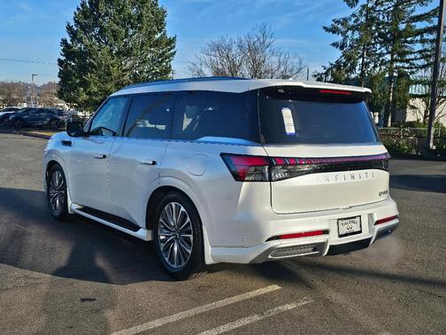 Radiant White 2026 INFINITI QX80 Luxe