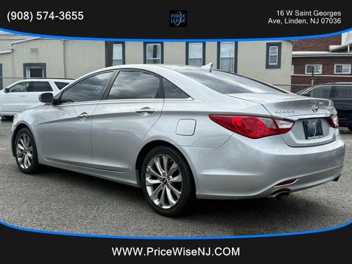 2011 Hyundai SONATA SE