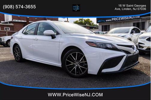 2022 Toyota Camry SE