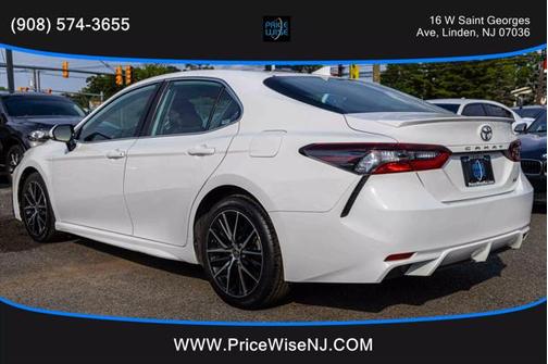2022 Toyota Camry SE