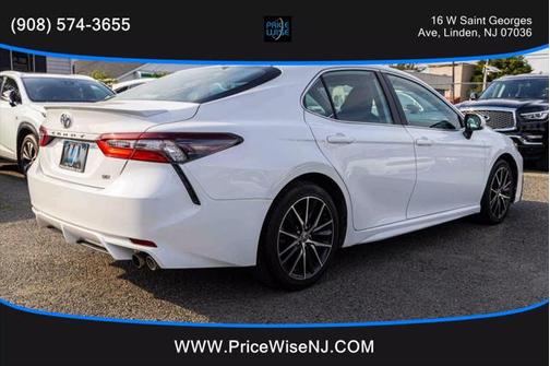 2022 Toyota Camry SE