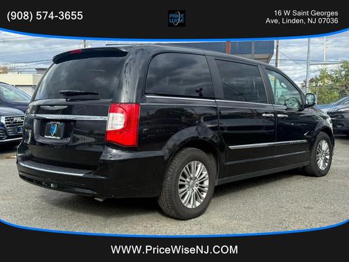 2016 Chrysler Town & Country Touring-L