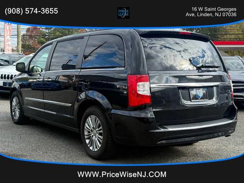 2016 Chrysler Town & Country Touring-L