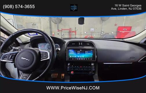 2017 Jaguar F-PACE 35t R-Sport