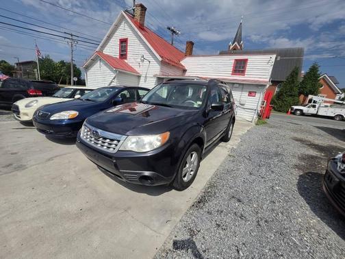 Obsidian Black Pearl 2011 Subaru Forester 2.5 X