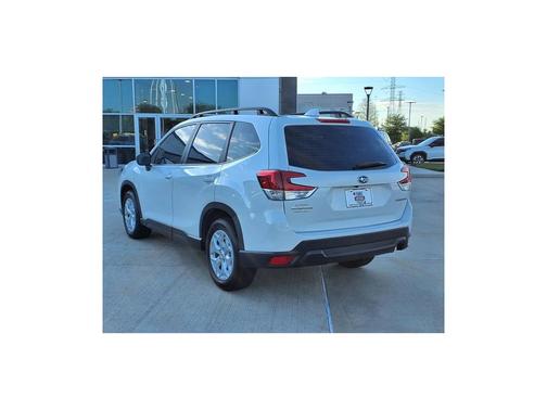 2023 Subaru Forester Base