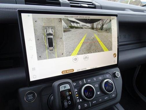 2026 Land Rover Defender 130 X-Dynamic SE