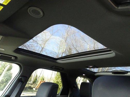 2025 Land Rover Discovery P300 S