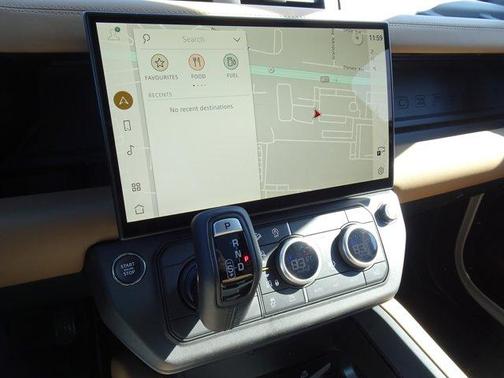 2026 Land Rover Defender P400 X-Dynamic SE