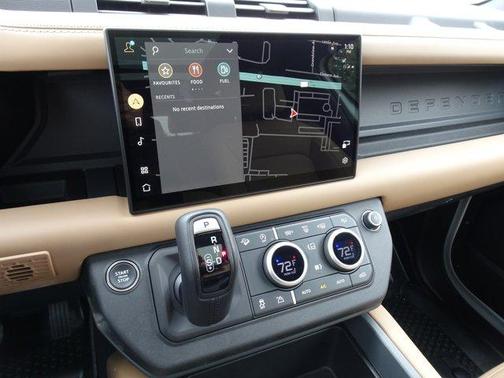 2025 Land Rover Defender P400 X-Dynamic SE