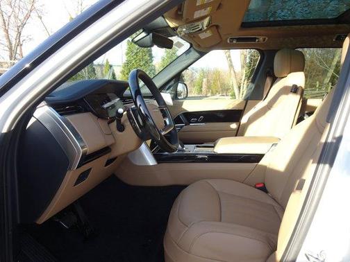 2025 Land Rover Range Rover P400 SE