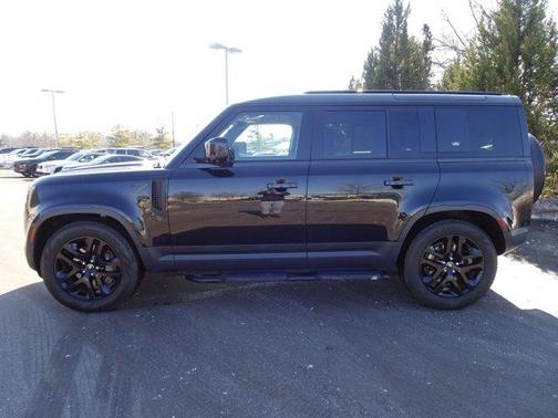 2023 Land Rover Defender 110 SE