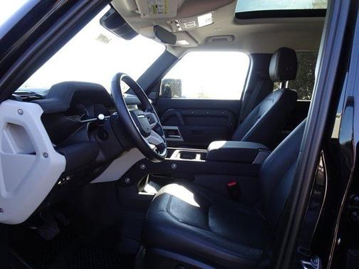 2023 Land Rover Defender 110 SE