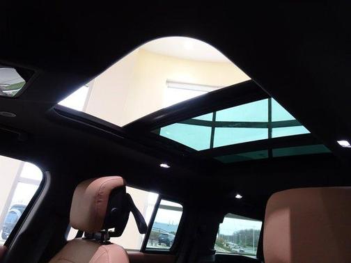 Woolstone Green 2026 Land Rover Defender P400 X-Dynamic SE