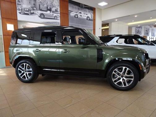 2026 Land Rover Defender 110 X-Dynamic SE