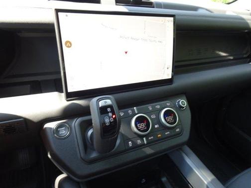 2025 Land Rover Defender P400 S