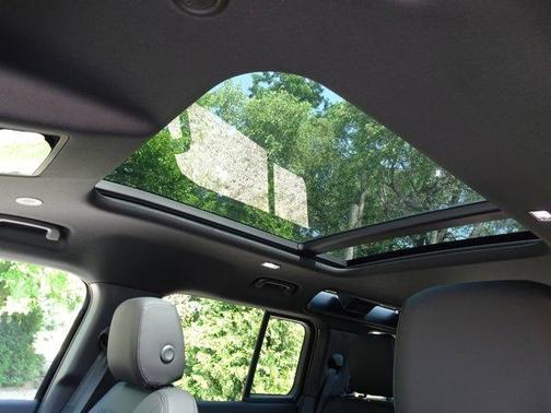 2025 Land Rover Defender P400 S