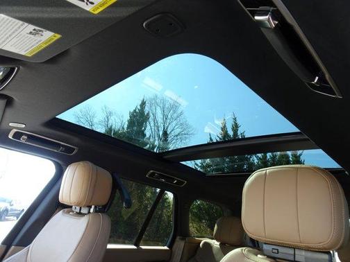 2026 Land Rover Range Rover P400 SE