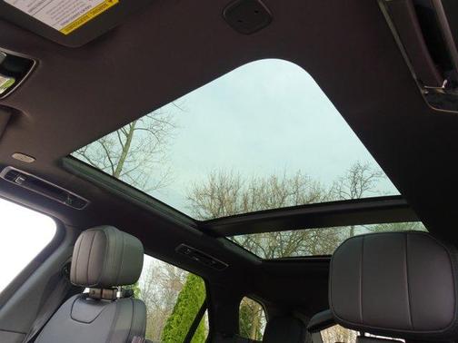 2026 Land Rover Range Rover Sport P360 SE