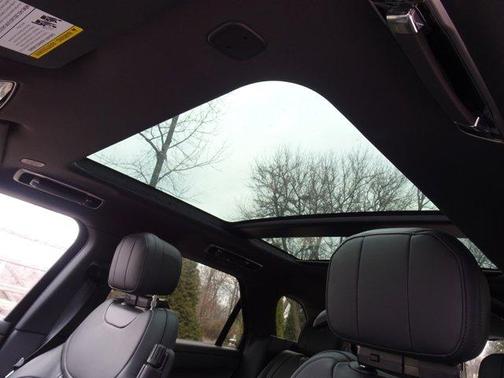 2026 Land Rover Range Rover Sport SE