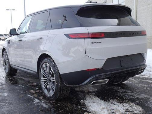 2026 Land Rover Range Rover Sport SE