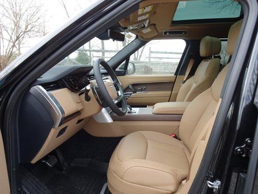2026 Land Rover Range Rover P400 SE 7 Seat