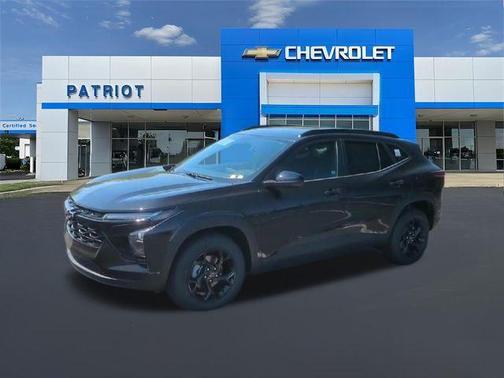 Black Metallic 2026 Chevrolet Trax LT