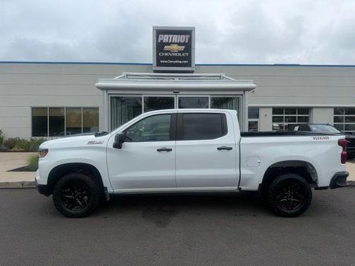 Summit White 2025 Chevrolet Silverado 1500 Custom Trail Boss